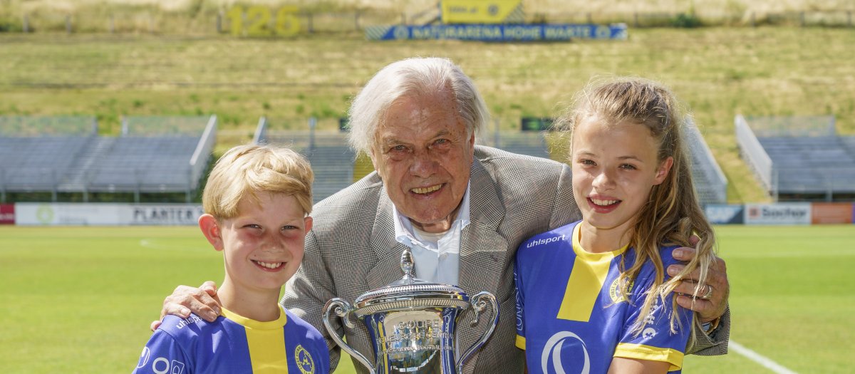 ViennaLegende Hans Buzek ist 85 First Vienna FC 1894